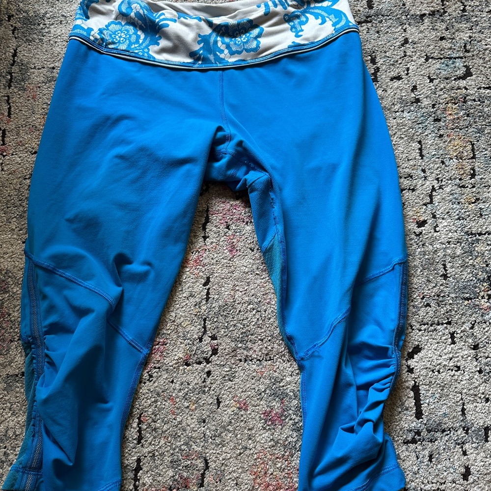 Turquoise Lululemon Capri Leggings with Floral Waistband